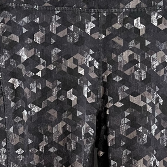 Athleta Black and Gray Patterned Leggings - Picture 6 of 7